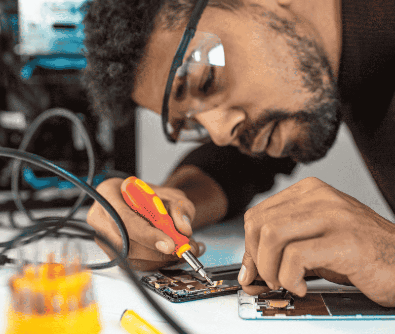 Téléphone ne charge plus : causes et solutions à Vitrolles