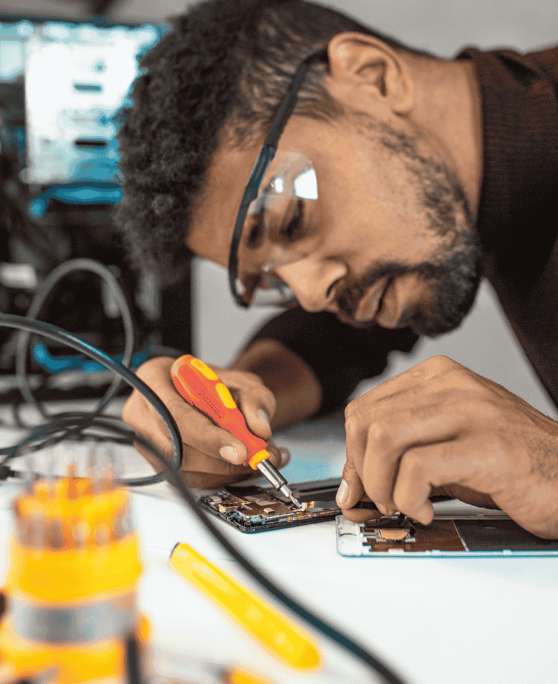 Téléphone ne charge plus : causes et solutions à VITROLLES